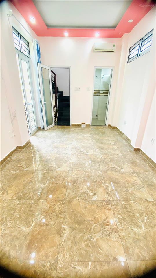 Nhà 2 phòng ngủ 3x9 calmette. hẻm xe hơi