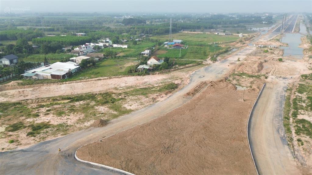 Mặt tiền bùng binh vành đai 3 phú thạnh, 2.600m, vị trí vàng kinh doanh hiếm có