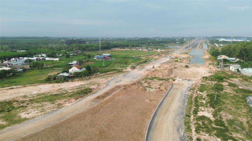 Mặt tiền bùng binh vành đai 3 phú thạnh, 2.600m, vị trí vàng kinh doanh hiếm có
