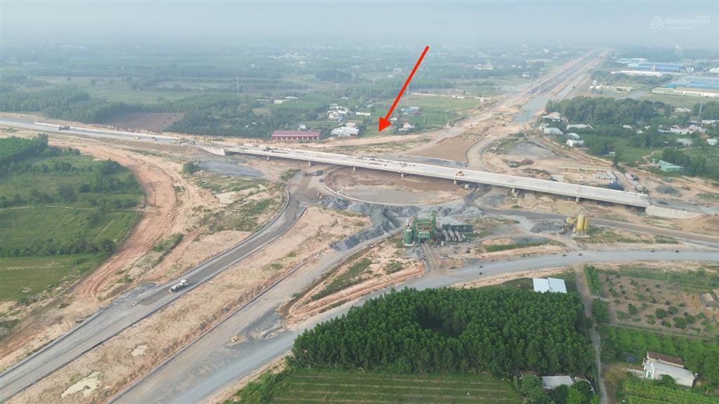 Mặt tiền bùng binh vành đai 3 phú thạnh, 2.600m, vị trí vàng kinh doanh hiếm có