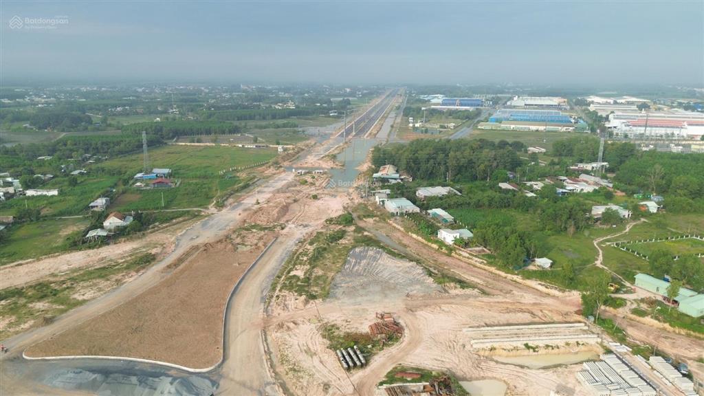 Mặt tiền bùng binh vành đai 3 phú thạnh, 2.600m, vị trí vàng kinh doanh hiếm có