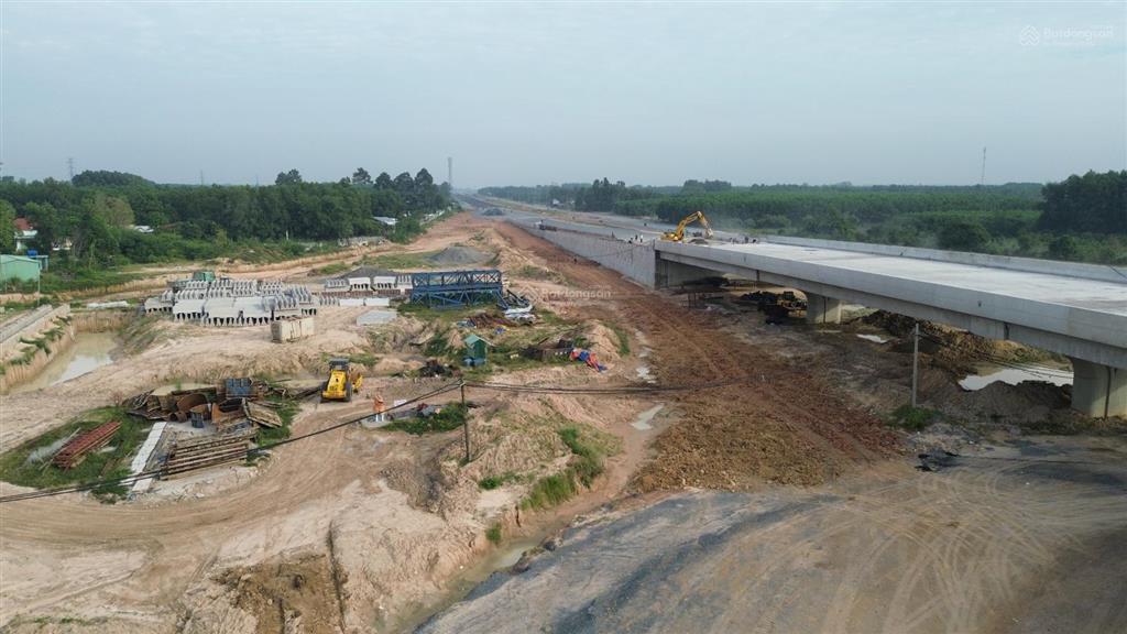Mặt tiền bùng binh vành đai 3 phú thạnh, 2.600m, vị trí vàng kinh doanh hiếm có