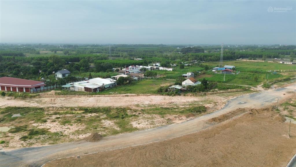 Mặt tiền bùng binh vành đai 3 phú thạnh, 2.600m, vị trí vàng kinh doanh hiếm có