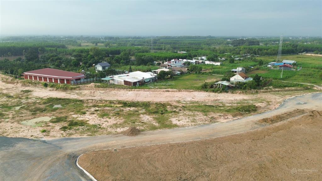 Mặt tiền bùng binh vành đai 3 phú thạnh, 2.600m, vị trí vàng kinh doanh hiếm có