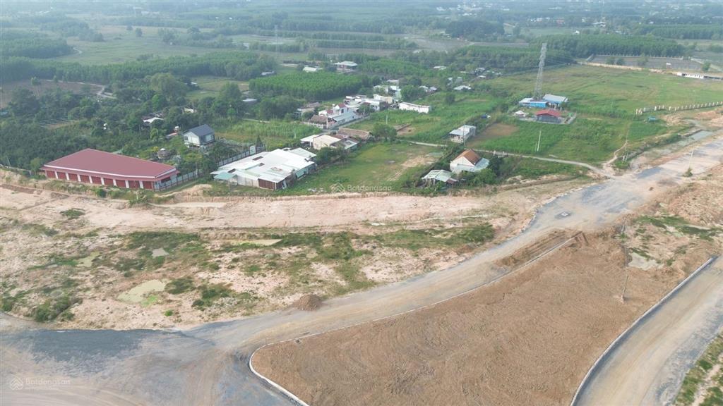 Mặt tiền bùng binh vành đai 3 phú thạnh, 2.600m, vị trí vàng kinh doanh hiếm có