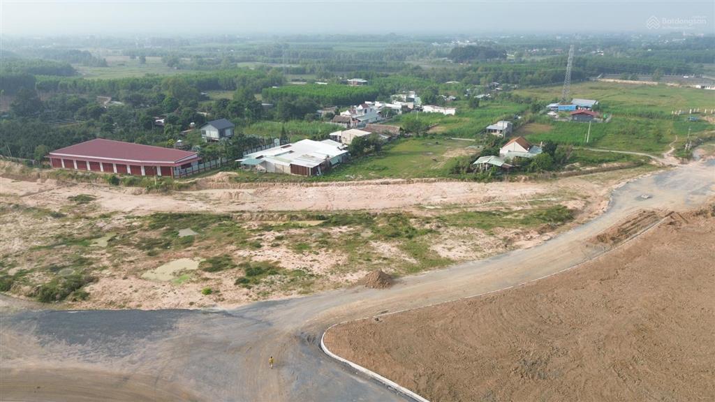 Mặt tiền bùng binh vành đai 3 phú thạnh, 2.600m, vị trí vàng kinh doanh hiếm có
