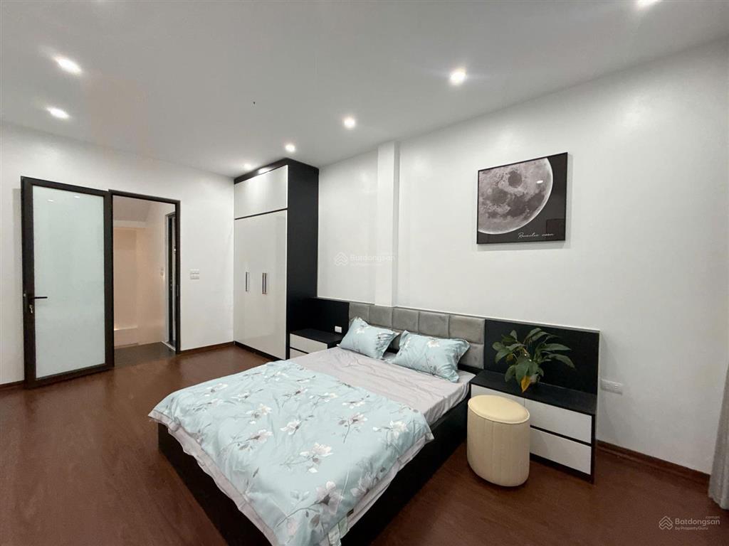 Bán nhà riêng 4pn, 4wc tại ngõ 211, ngách 82, số nhà 09, khương trung, 8,95 tỷ, 35m2  0356 179 ***