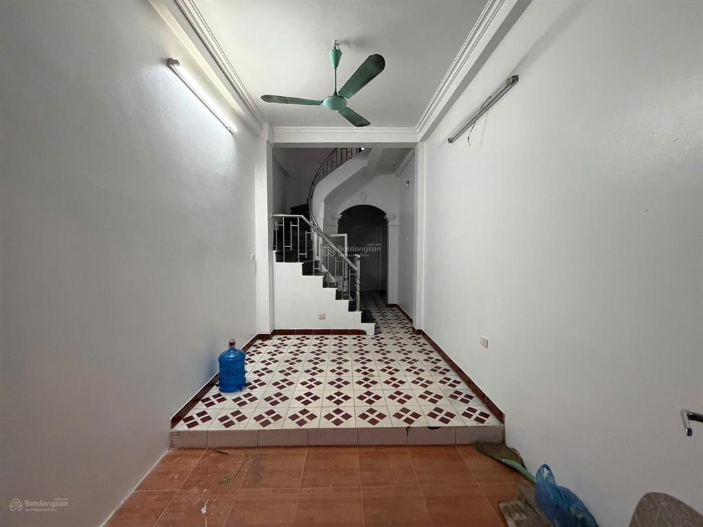 Bán nhà riêng tại ngõ 211, số nhà 20, khương trung, 7,3 tỷ, 30m2, chính chủ uy tín 0356 179 ***