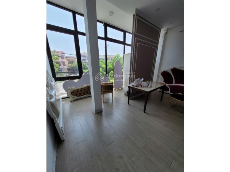 Bán nhà 2 tầng mặt tiền đường ngô quyền (đoạn sát cầu sông hàn)dt 125m2 giá 14ty8  0942 992 ***