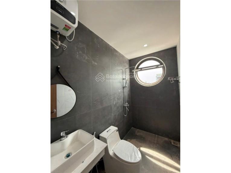 Bán nhà 2,5 tầng mt đườn liêm lạc 3 hoà xuân cẩm lệ. dt 100m2 giá 5ty790  0942 992 ***