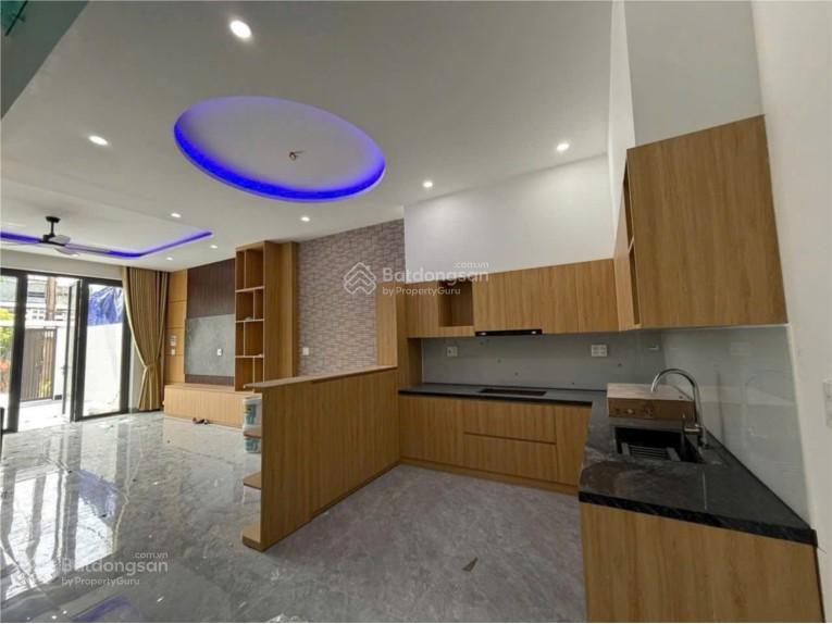 Bán nhà 2,5 tầng mt đườn liêm lạc 3 hoà xuân cẩm lệ. dt 100m2 giá 5ty790  0942 992 ***