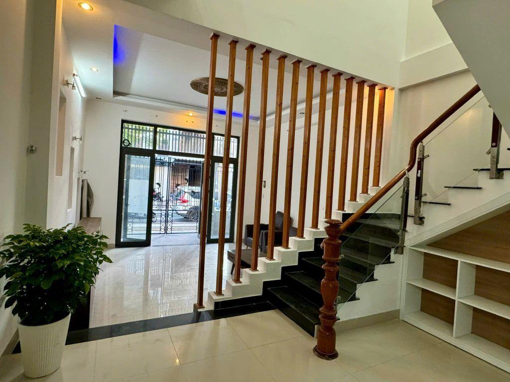 Bán nhà 2 tầng VŨ ĐÌNH LONG- Sơn Trà , gần biển Mân Thái DT 75m2 giá 10ty5. LH0942992361