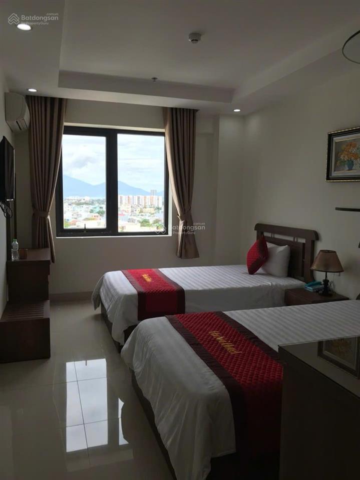 Bán tòa ks căn hộ mt đường hà kỳ ngộ ( đường 15m) nằm giữa 2 bãi tắm .giá 65ty  0942 992 ***