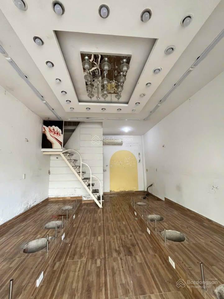 Bán nhà 2 tầng mt đường nguyễn thị minh khai  hải châu. ngang 4m27 giá 7ty8  0942 992 ***