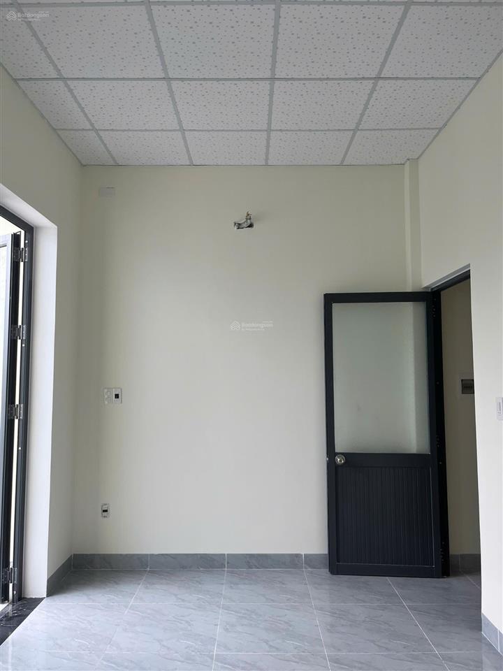 Cho thuê nhà 2 tầng mt đường võ văn ngân  hòa xuân, có 3pn giá 12tr/tháng  0942 992 ***