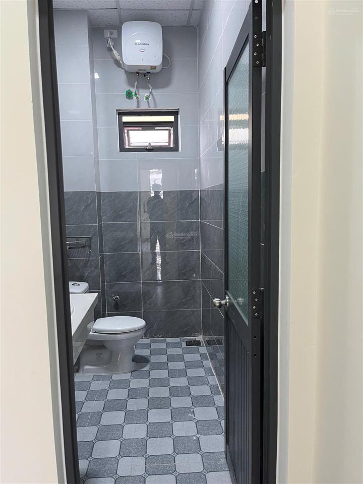 Cho thuê nhà 2 tầng mt đường võ văn ngân  hòa xuân, có 3pn giá 12tr/tháng  0942 992 ***