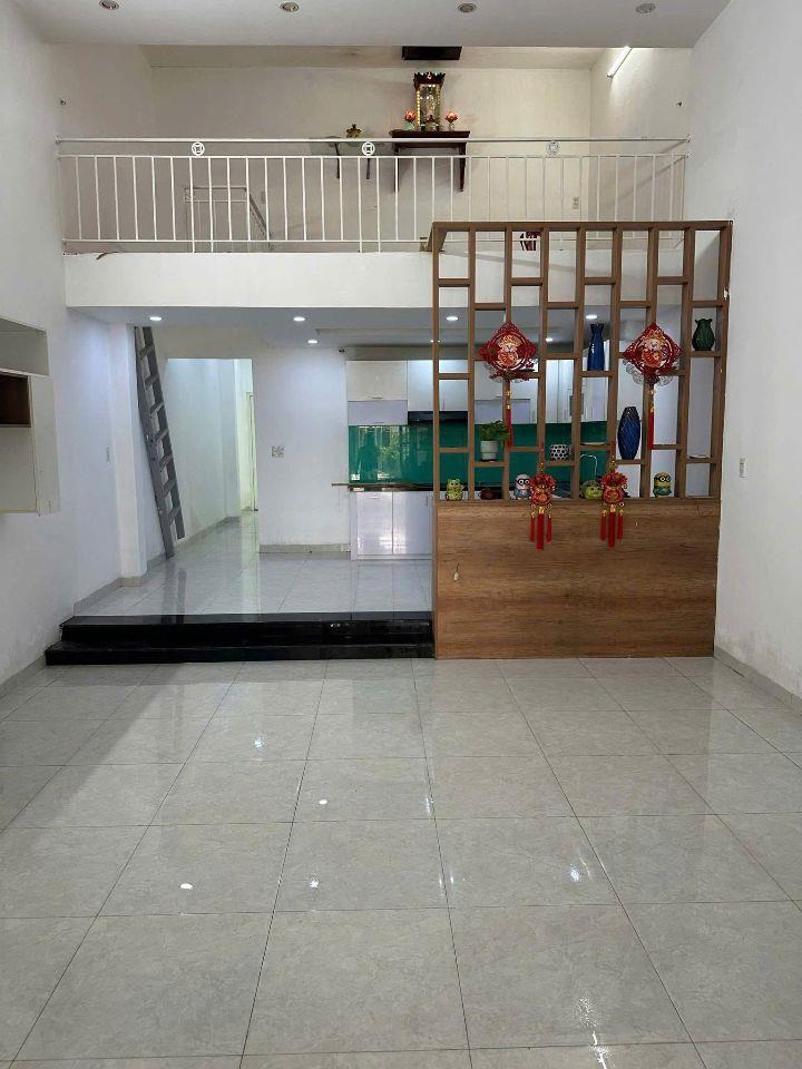 Bán nhà 1,5 tầng MT đường Bùi Thiện Ngộ - Hòa Xuân , DT 100m2 giá 6 tỷ còn bớt LH 0942992361