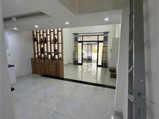Bán nhà 1,5 tầng mt đường bùi thiện ngộ  hòa xuân, dt 100m2 giá 6 tỷ còn bớt.  0942 992 ***