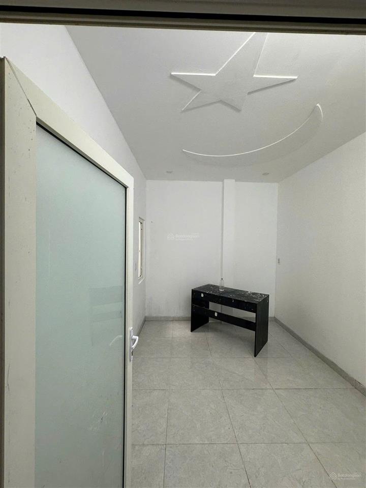 Bán nhà 1,5 tầng mt đường bùi thiện ngộ  hòa xuân, dt 100m2 giá 6 tỷ còn bớt.  0942 992 ***