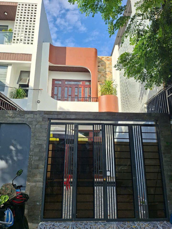 Bán nhà 2 tầng MT đường BÙI THIỆN NGỘ- Hòa Xuân (gần trường Chú Ếch Con) giá 6ty5 LH 0942992361