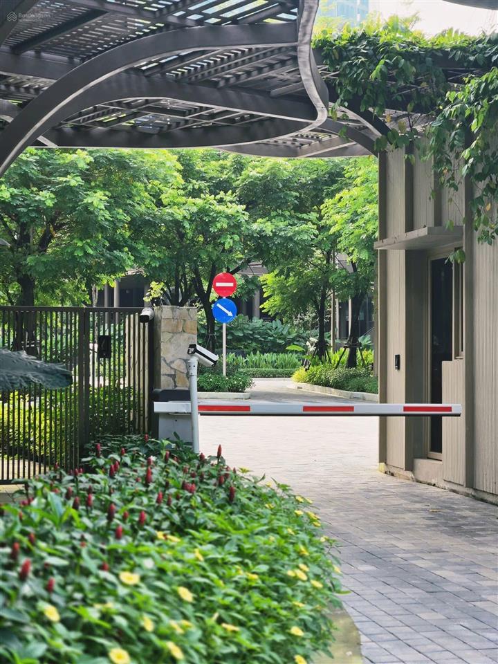 Bán góc giữa nhà phố the orchard. giá thấp hơn hđmb.  0354 477 ***