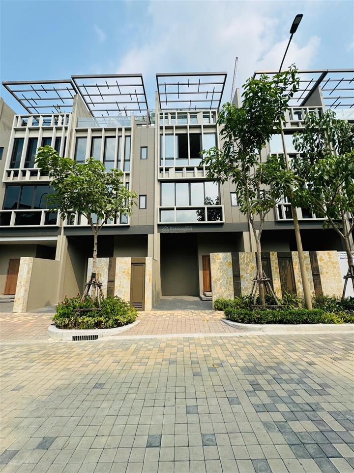 Bán nhà phố the orchard  giá chỉ 9,75 tỷ  vị trí đẹp tại đô thị sycamore