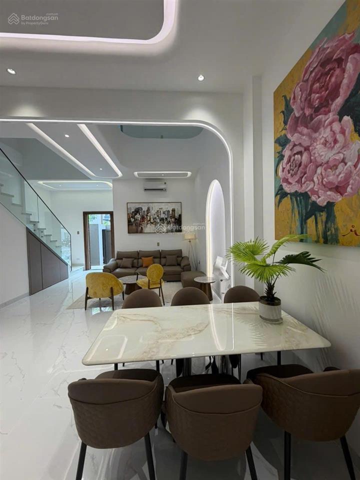 Cho thuê nhà phố the orchard căn sẻ khe, 4pn full nội thất cao cấp. giá chỉ 38tr/tháng