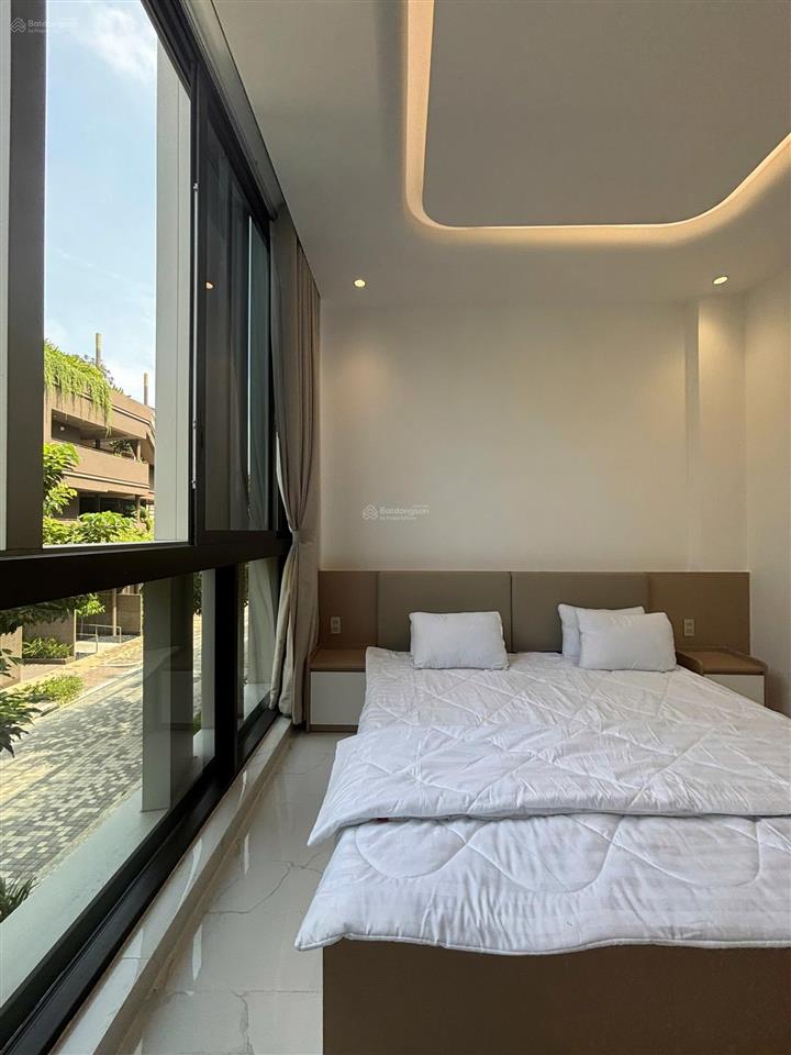 Cho thuê nhà phố the orchard căn sẻ khe, 4pn full nội thất cao cấp. giá chỉ 38tr/tháng