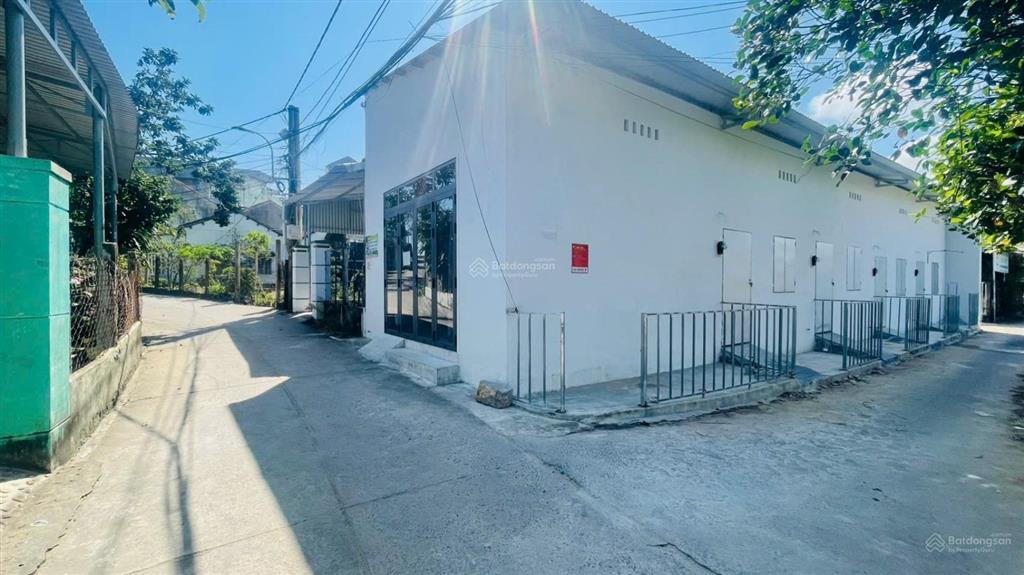 Bán lỗ 500tr dãy trọ lô góc 3 mặt tiền, đang cho thuê full phòng tại cầu vượt tuy hòa