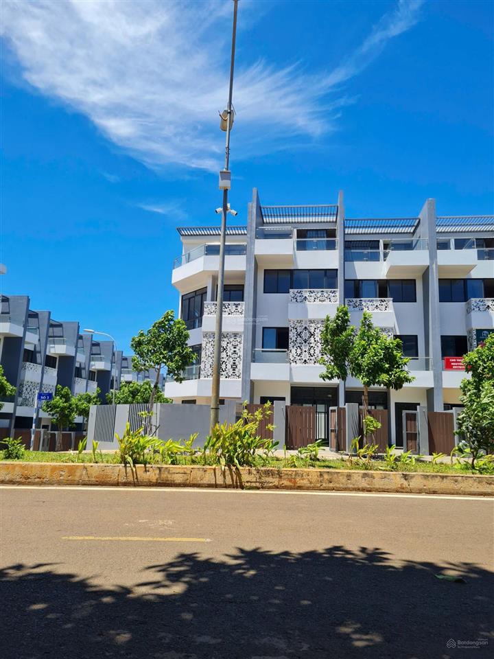 Bán nhanh nhà phố trung nguyên vị trí đẹp trên trục 23m