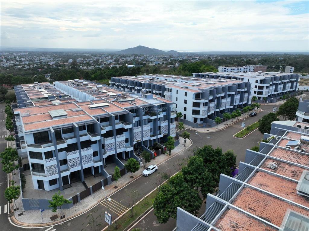 Bán nhanh nhà phố trung nguyên vị trí đẹp trên trục 23m