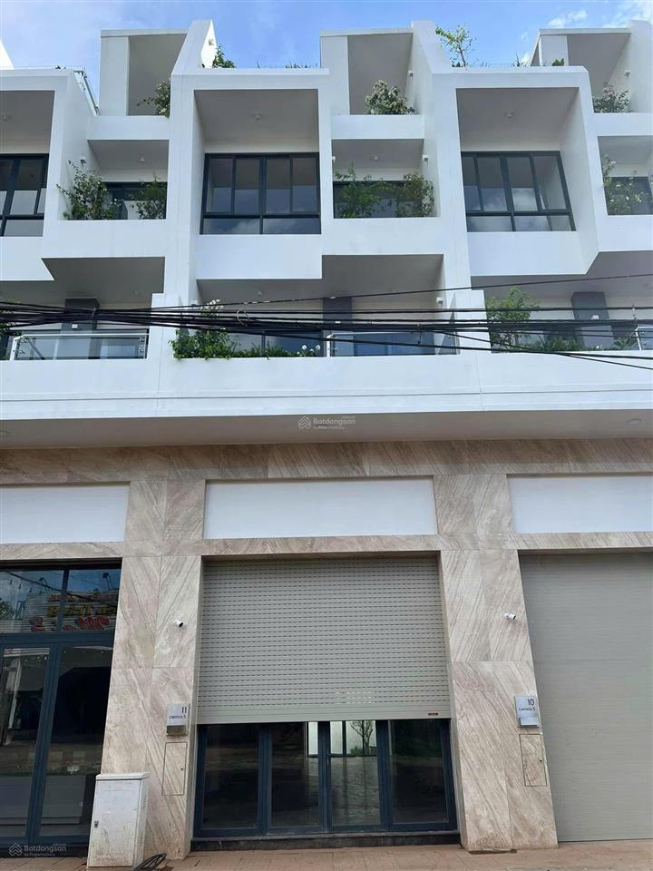 Shophouse đã hoàn thiện, thang máy, khu trung nguyên giá tốt. sẵn sổ công chứng ngay, vị trí đẹp