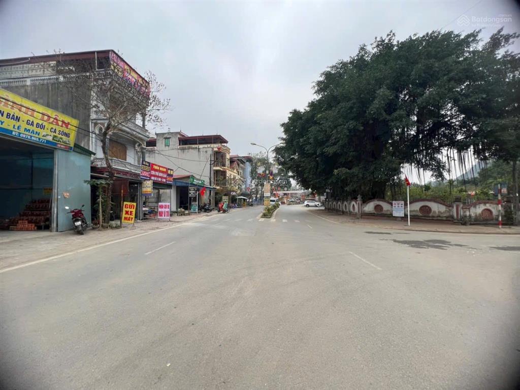 Cần chuyển nhượng mảnh đất. tại mặt đường đôi. khu du lịch tâm linh chùa tiên. lạc thủy. hòa bình