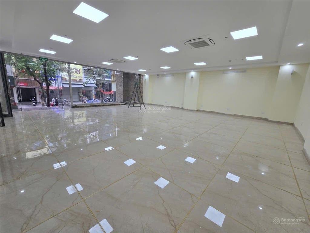 Hạ sốc 20 tỷ. bán toà văn phòng mặt phố vương thừa vũ  hoàn văn thái, 200m2 x 9t. mt 12m. 147 tỷ.