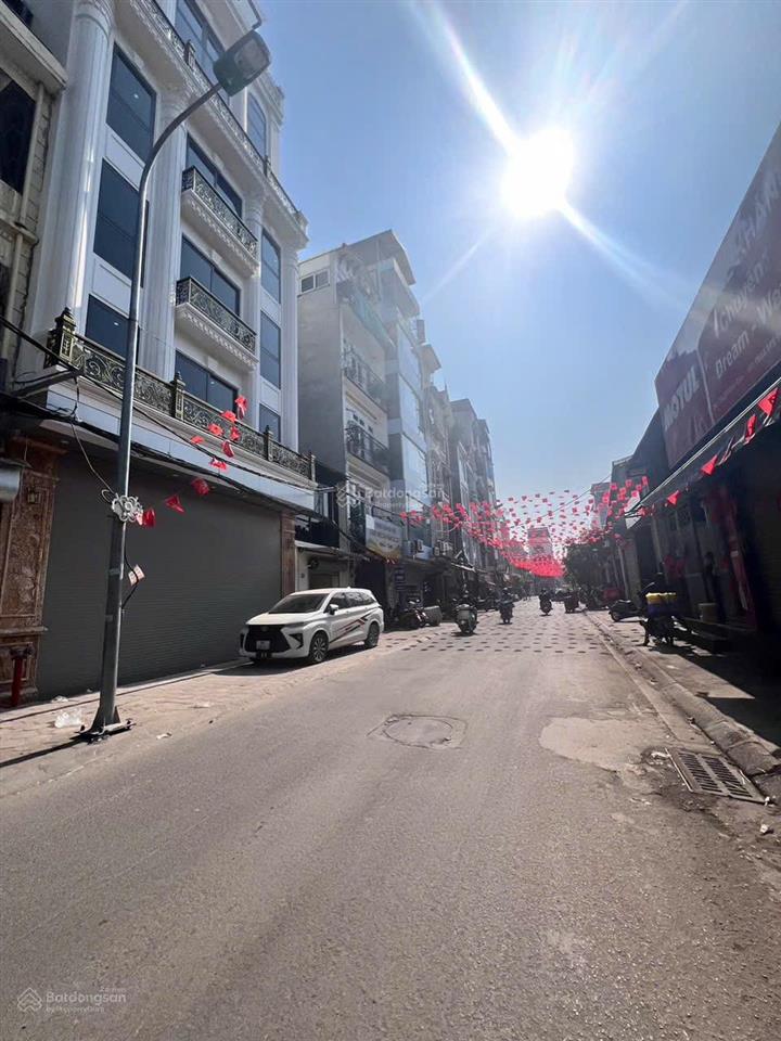 Bán toà building mặt phố mới quận ba đình, 240m2 x 11t. mt 12m. 150 tỷ.