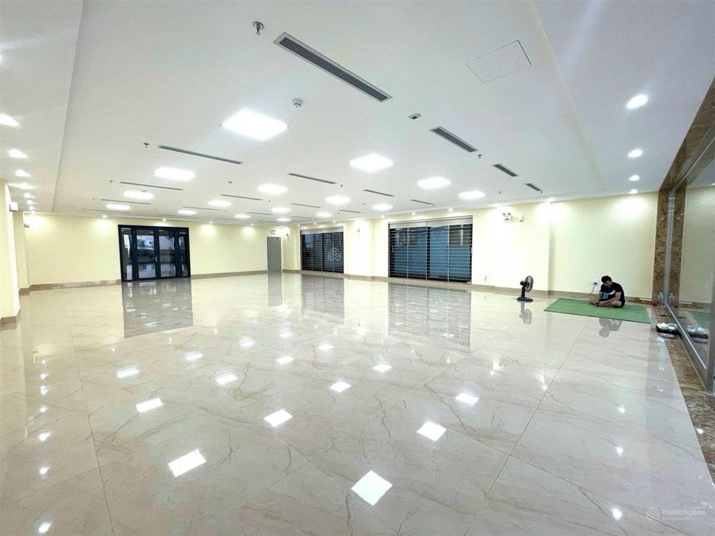 Bán toà văn phòng 2 mặt tiền mặt phố hoàng ngân  nguyễn thị định, 370m2 x 11t. mt 12m. 350 tỷ.