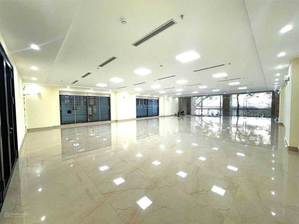 Bán toà văn phòng 2 mặt tiền mặt phố hoàng ngân  nguyễn thị định, 370m2 x 11t. mt 12m. 350 tỷ.