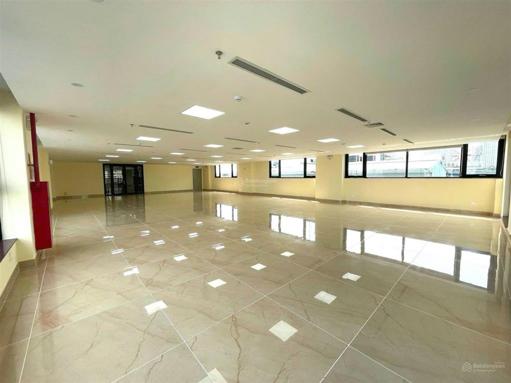 Bán toà văn phòng 2 mặt tiền mặt phố hoàng ngân  nguyễn thị định, 370m2 x 11t. mt 12m. 350 tỷ.