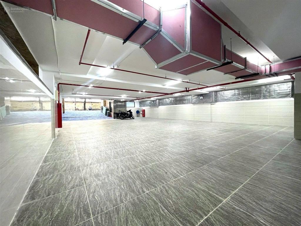 Bán toà văn phòng 2 mặt tiền mặt phố hoàng ngân  nguyễn thị định, 370m2 x 11t. mt 12m. 350 tỷ.