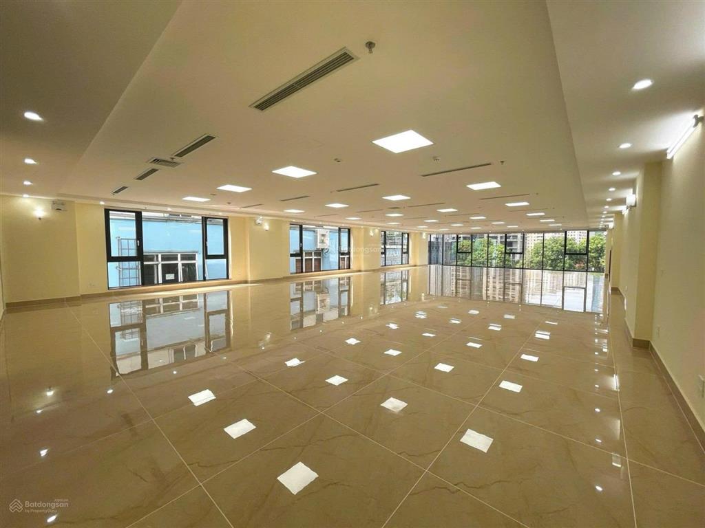 Bán toà văn phòng 2 mặt tiền mặt phố hoàng ngân  nguyễn thị định, 370m2 x 11t. mt 12m. 350 tỷ.