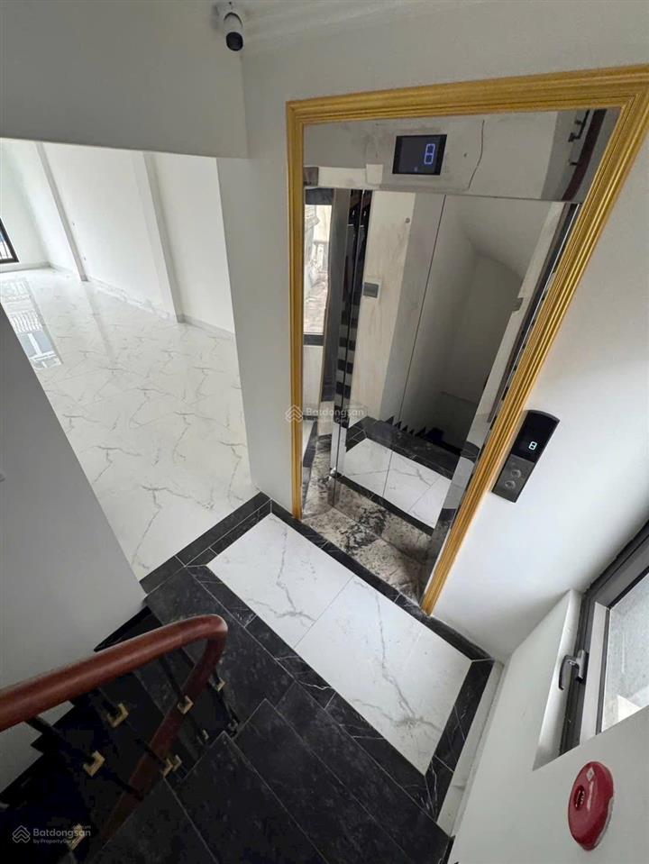 Bán toà văn phòng phố nguyên hồng  huỳnh thúc kháng, 60m2 x 10t. mt 5m. 37 tỷ, ô tô tránh