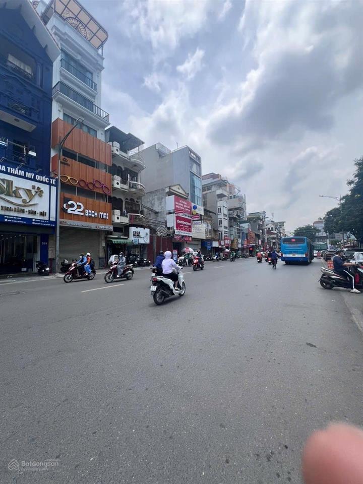 Bán tòa văn phòng mặt phố bạch mai  hai bà trưng, 200m2 x 9 tầng. 180 tỷ.