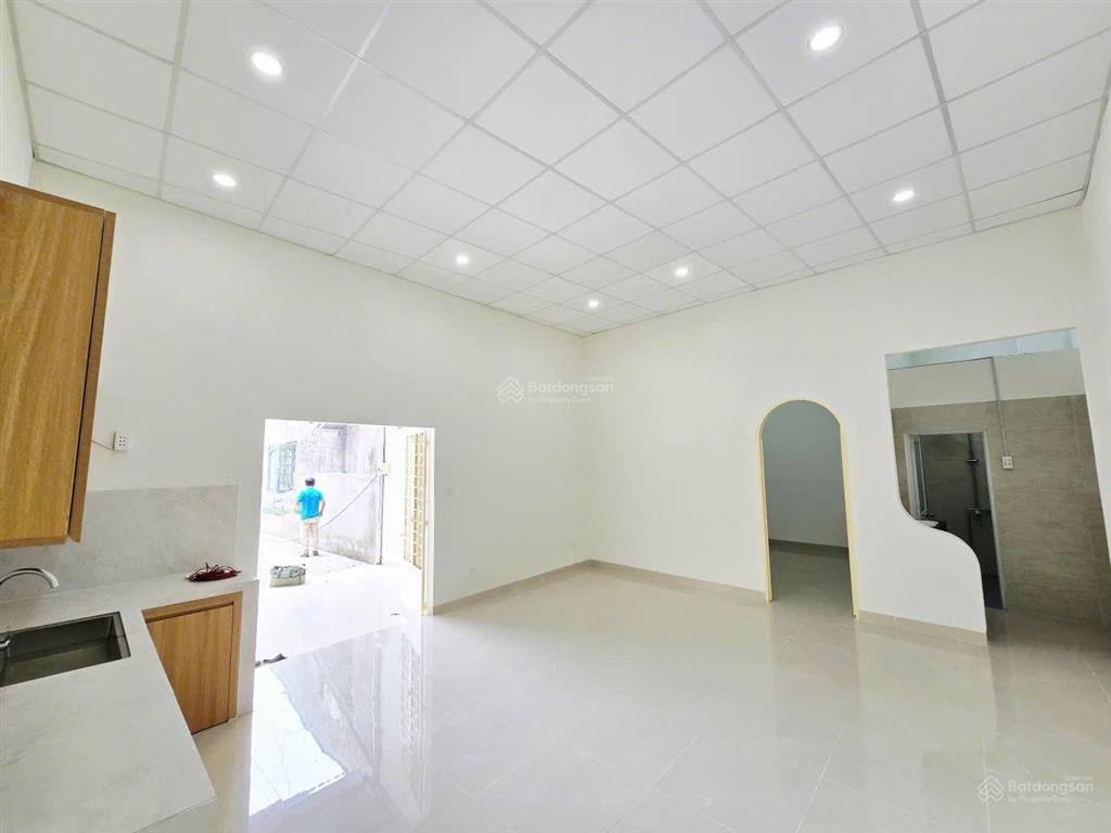 Bán nhà gần nhà thờ đá đông vinh. mặt tiền đường nhựa xe tải né nhau