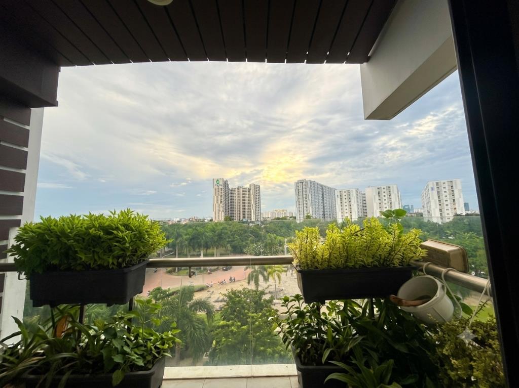 CẦN TIỀN, BÁN GẤP CĂN GÓC 2PN FLORA KIKYO CÓ BAN CÔNG + SỔ HỒNG, GIẢM HẲN 800 TRIỆU, CÒN 3.9 TỶ