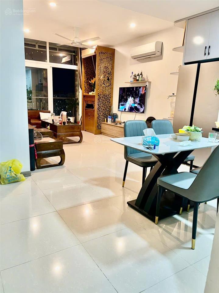 Chính chủ cần bán căn hộ 99m2, 2pn chung cư usilk city ban công hướng đông, tầng cao