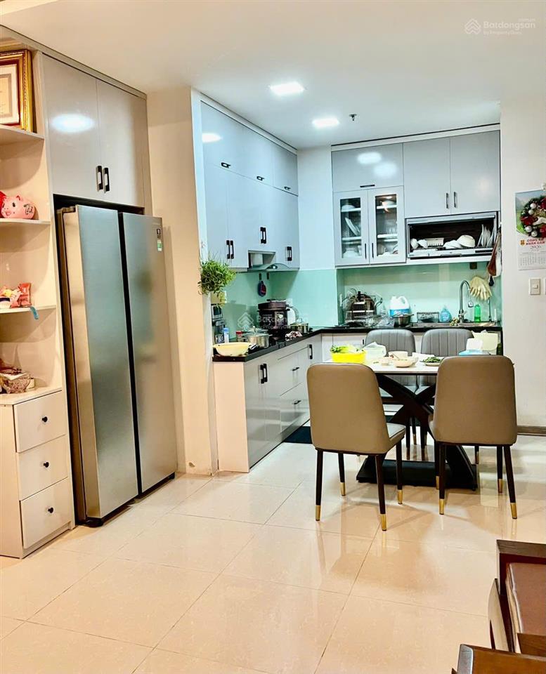 Chính chủ cần bán căn hộ 99m2, 2pn chung cư usilk city ban công hướng đông, tầng cao