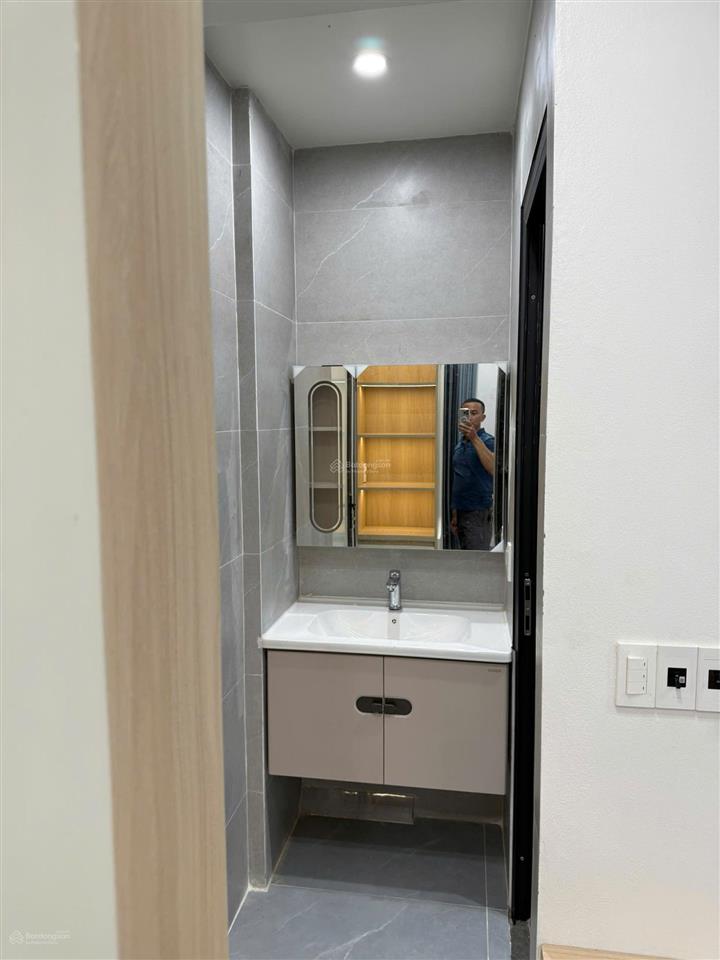 Nhà 4 tầng phường đề thám, sau 1 nhà phố cổ trần hưng đạo, kinh doanh spa, neo