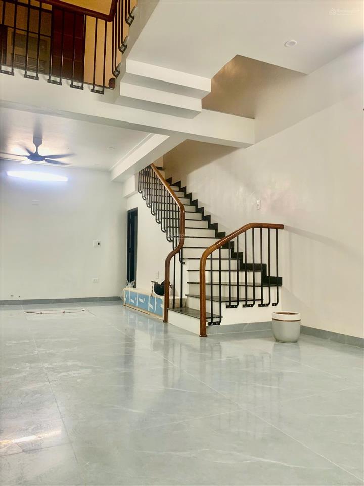 Nhà 4 tầng phường đề thám, sau 1 nhà phố cổ trần hưng đạo, kinh doanh spa, neo