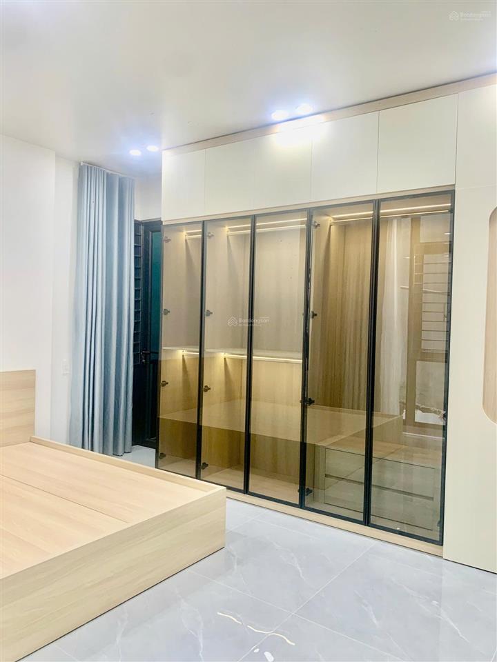 Nhà 4 tầng phường đề thám, sau 1 nhà phố cổ trần hưng đạo, kinh doanh spa, neo
