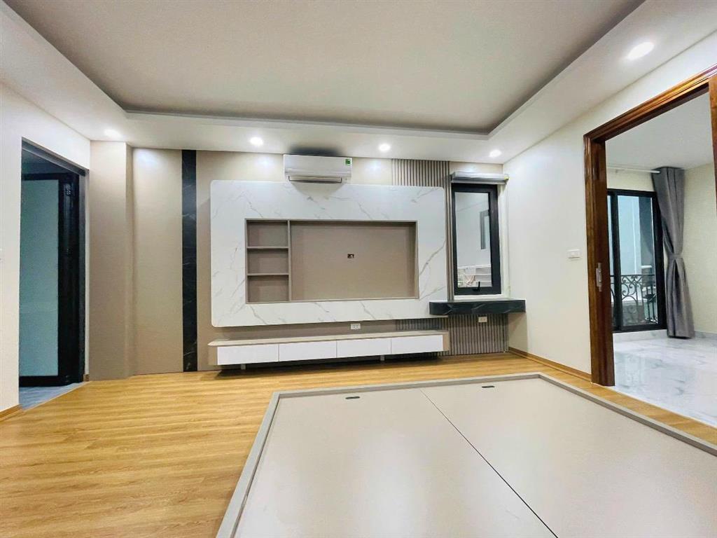 BÁN NHÀ ĐỘI CẤN CỰC GẦN PHỐ 42M 6 TẦNG THANG MÁY